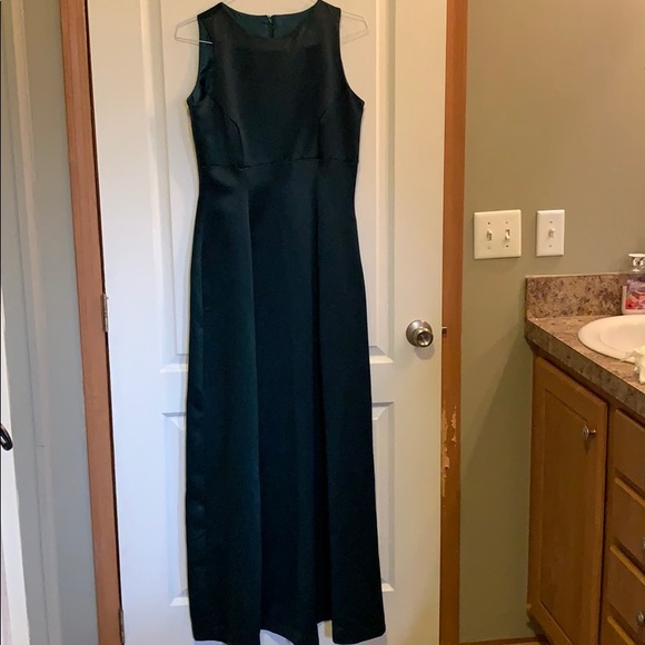 Emerald Green floor length gown - Picture 3 of 3